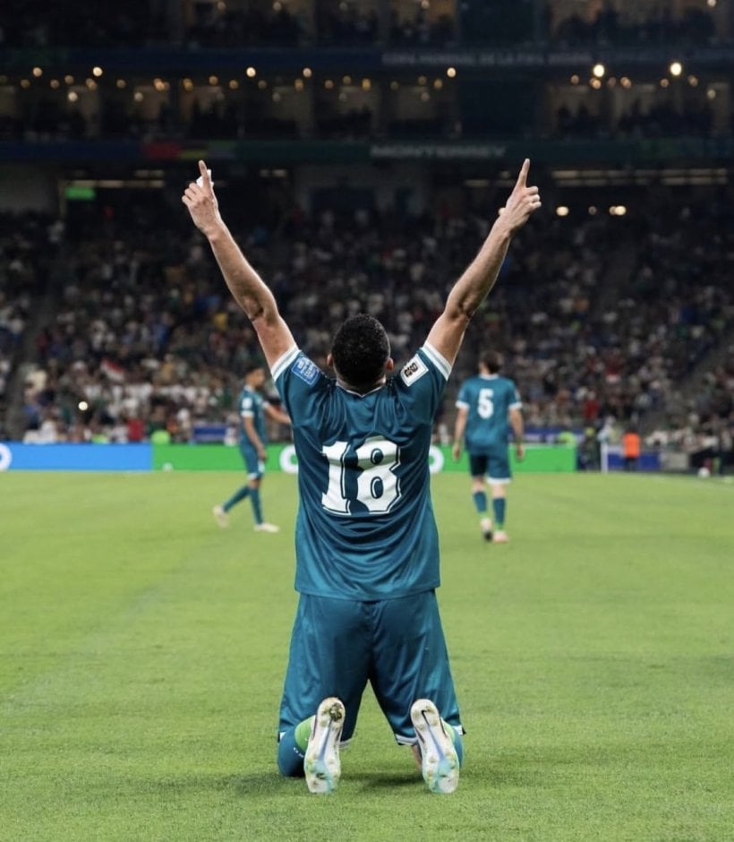 من وعدٍ بسيط إلى هدفٍ تاريخي.. ما قصة أيمن حسين